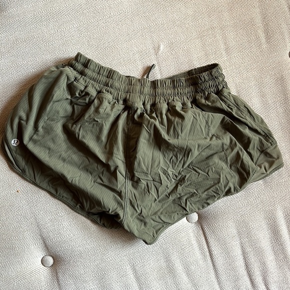 Lululemon hotty hot shorts - Picture 2 of 3